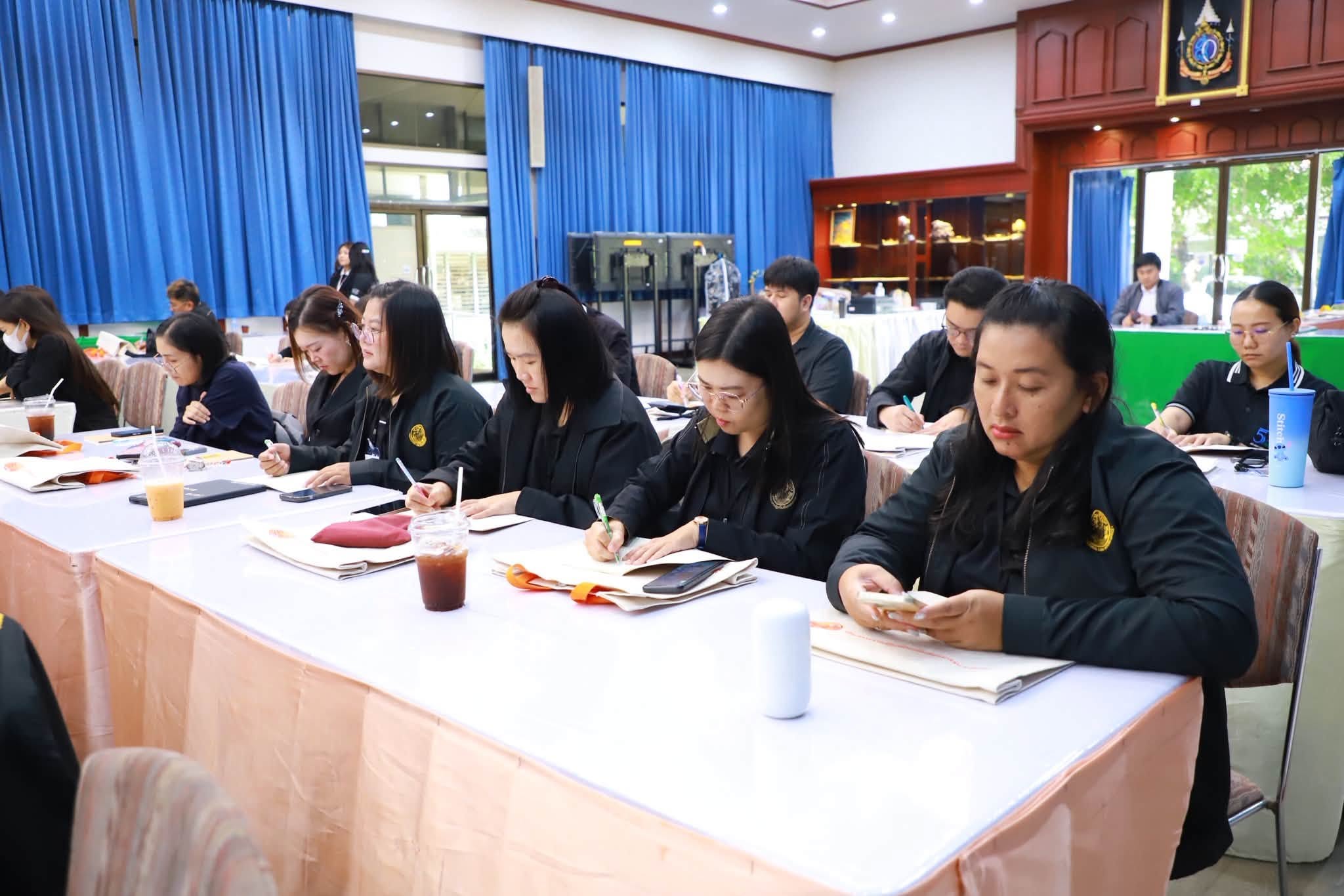 title - รองเลขาธิการ ส.ป.ก. เปิดอบรมหลักสูตร นปต. รุ่นที่ 8 ดันข้าราชการเปลี่ยนบทบาทสู่ “ผู้นำทีม” พร้อมขับเคลื่อนยุทธศาสตร์ชาติ